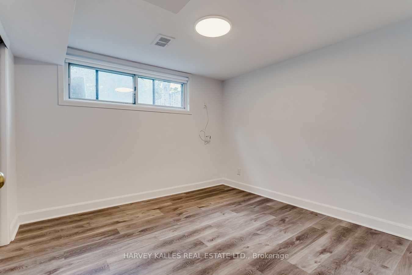 135 Combe Avenue photo 30