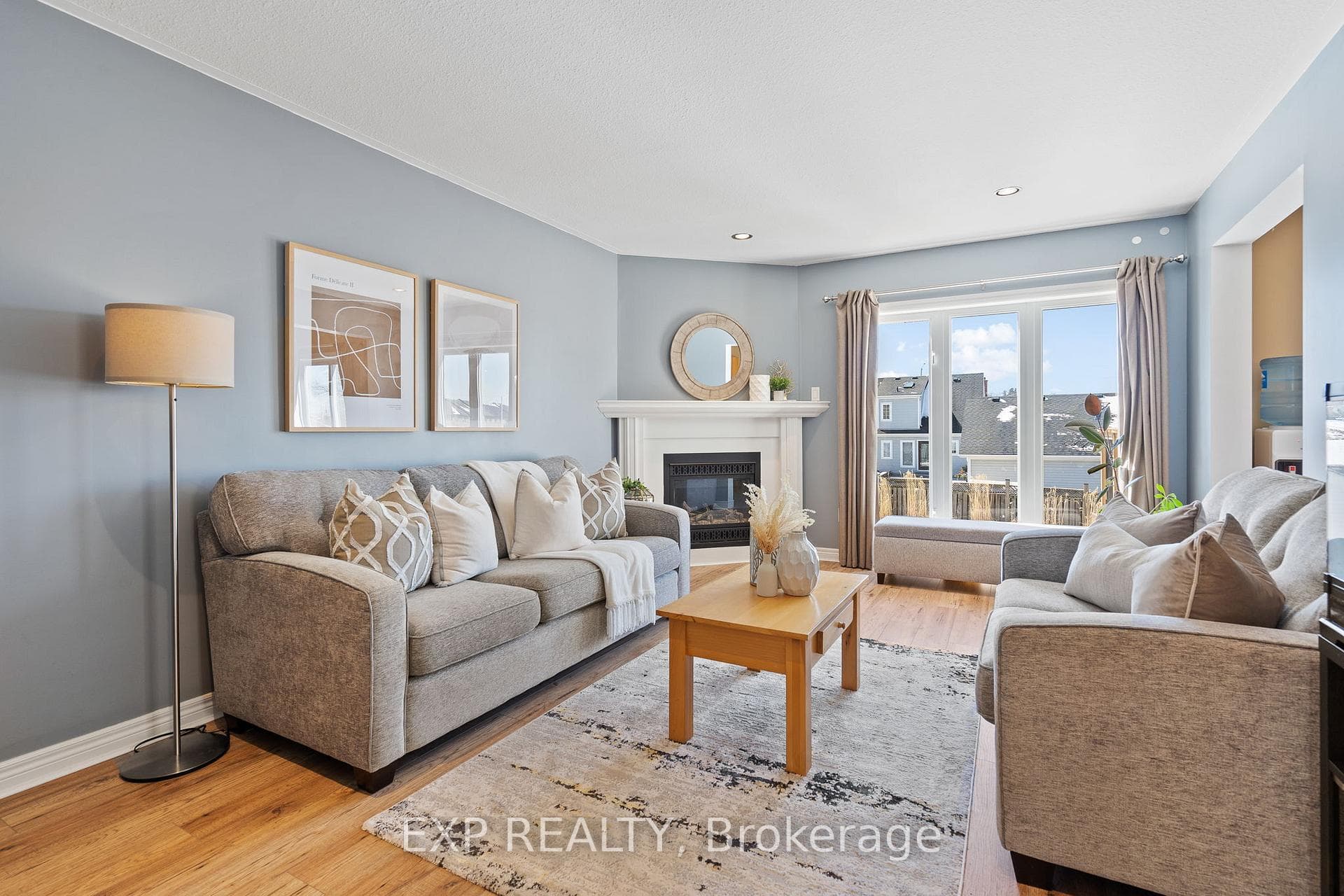 4052 Barry Drive photo 4