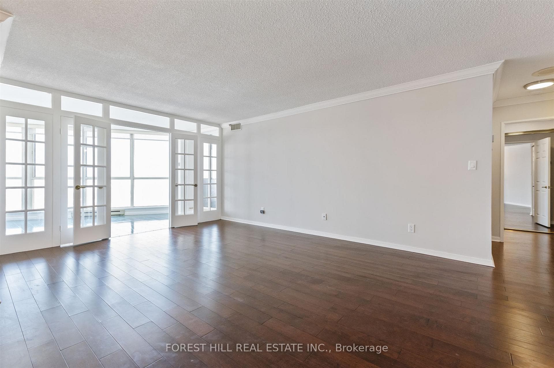 85 Skymark Drive Unit 2305 photo 8
