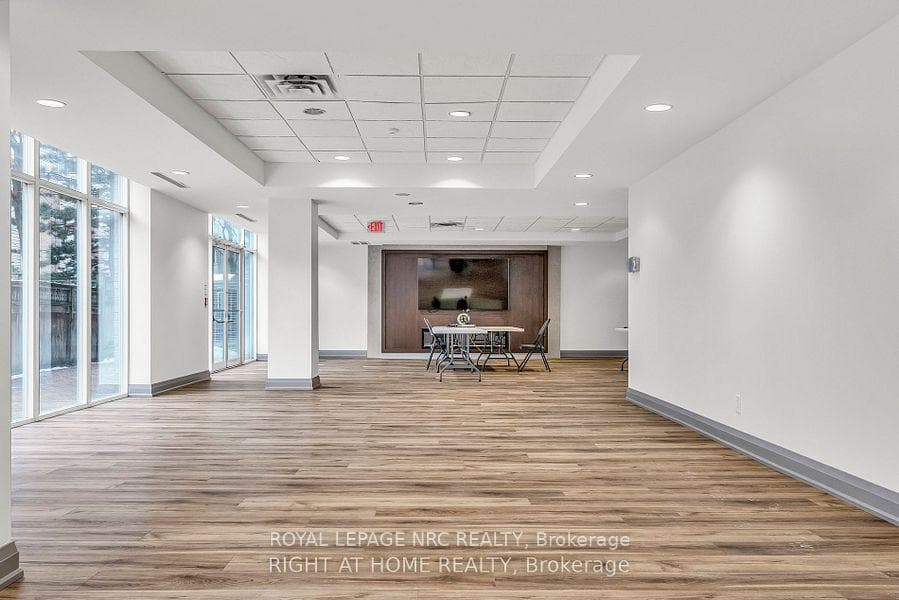650 Lawrence Avenue Unit 223 photo 25