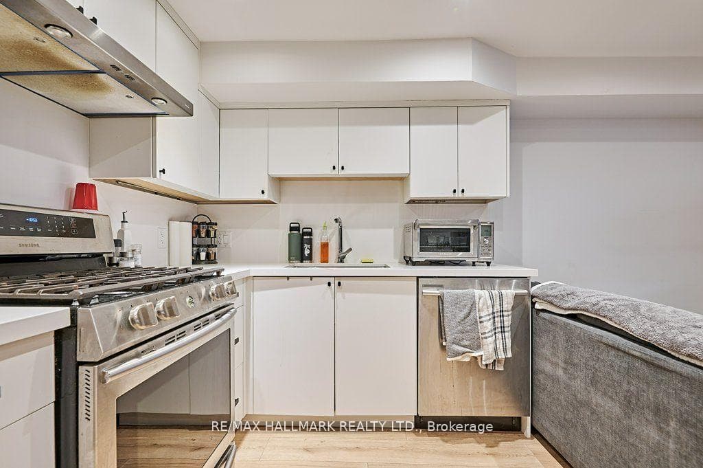 175 Riverdale Avenue photo 30