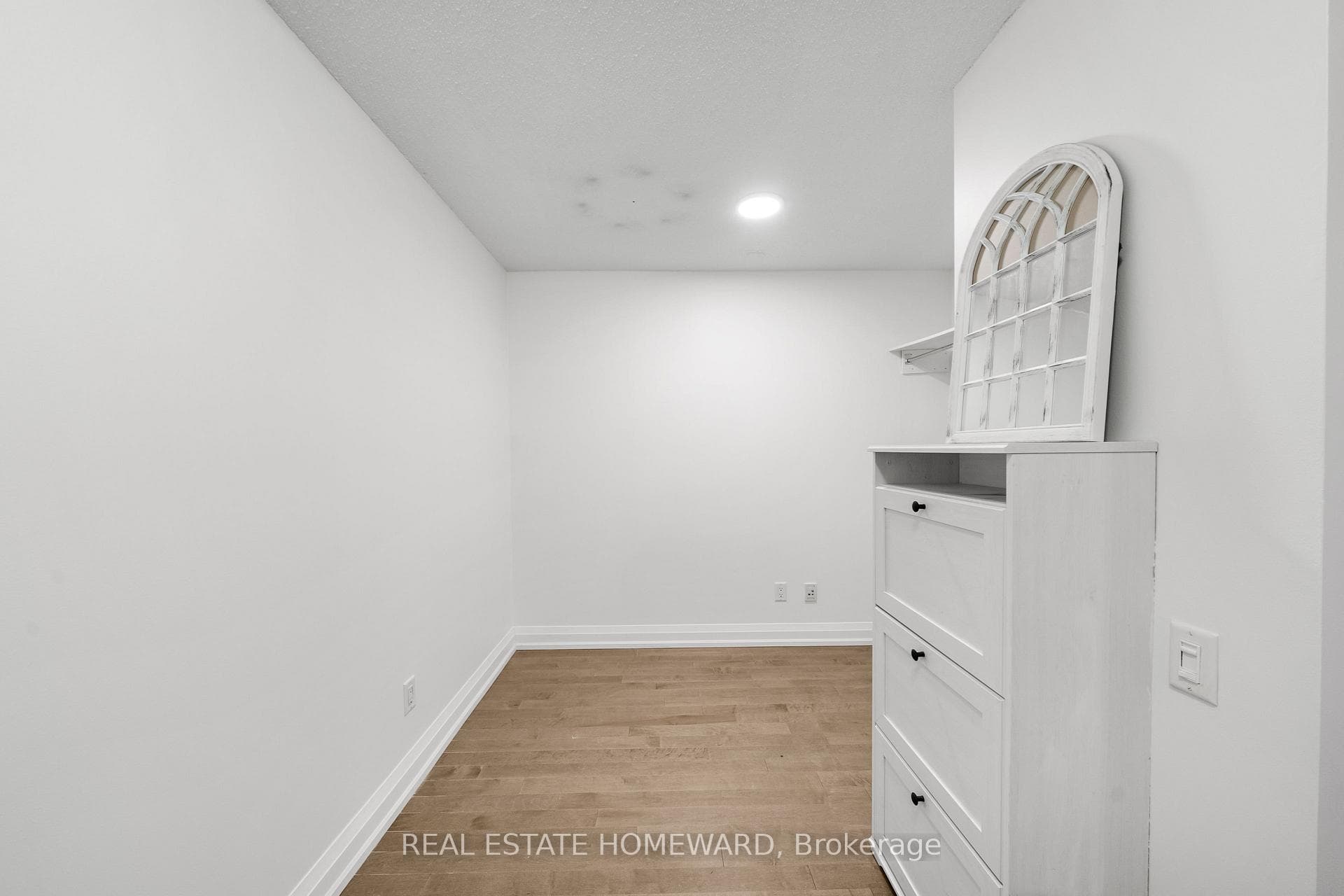 21 Carlton Street Unit 1006 photo 18