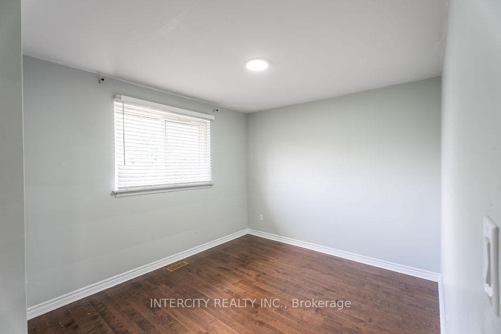 76 Felan Crescent photo 17