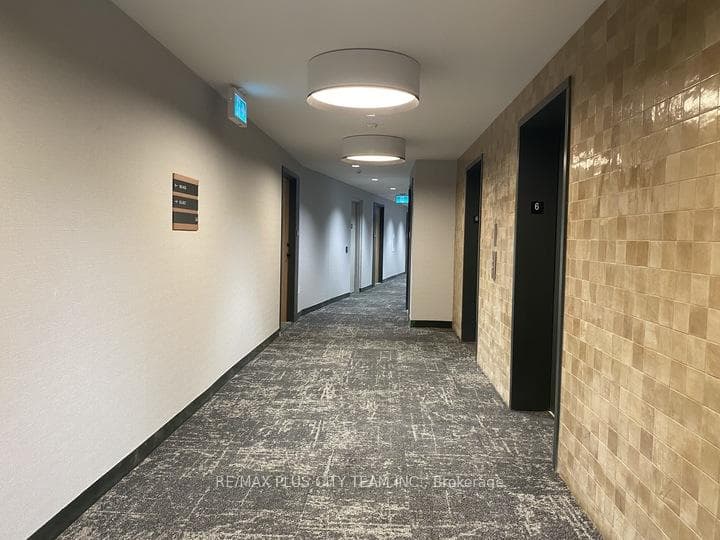 2495 Eglinton Avenue Unit 610 photo 10