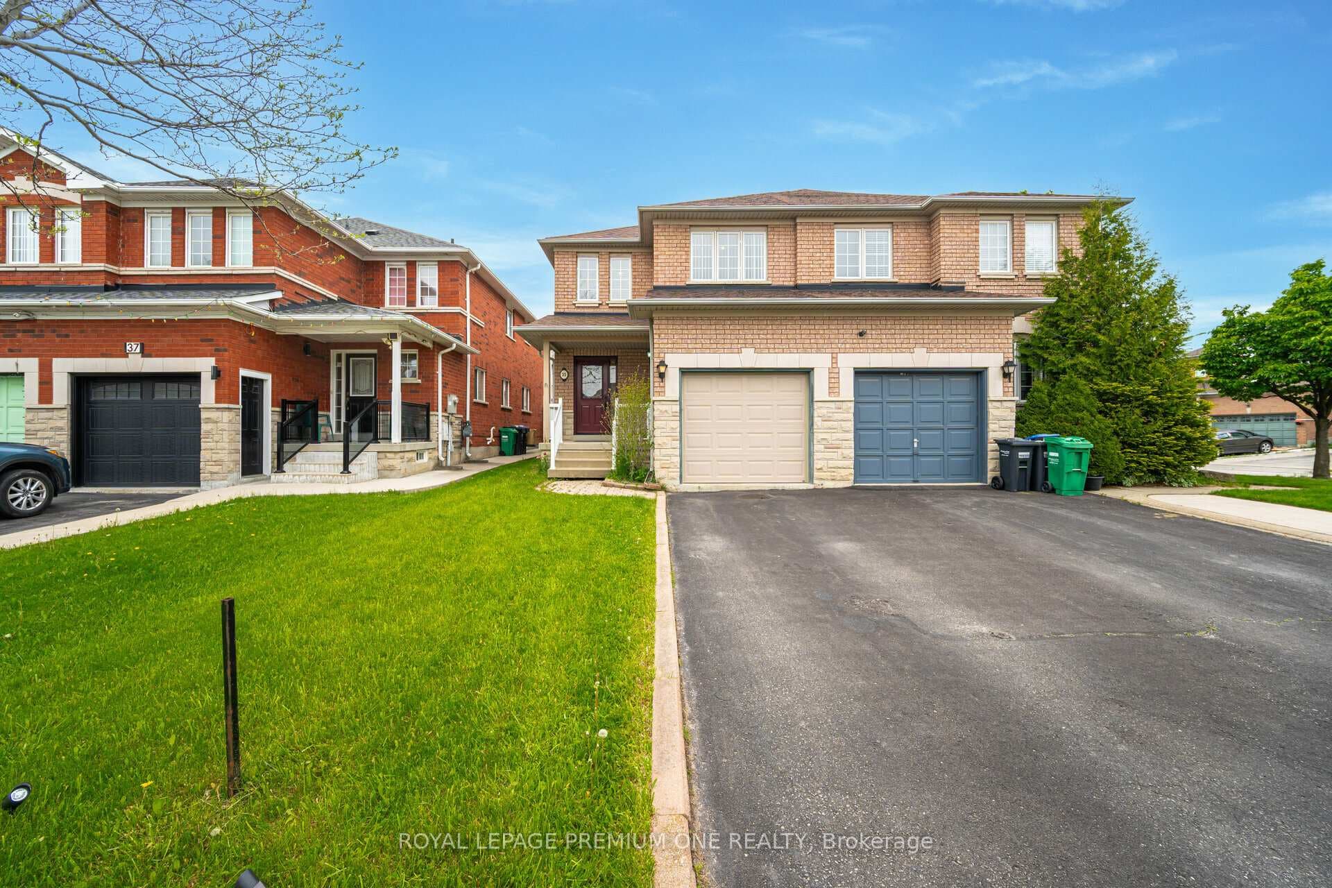 35 Big Moe Crescent photo 1