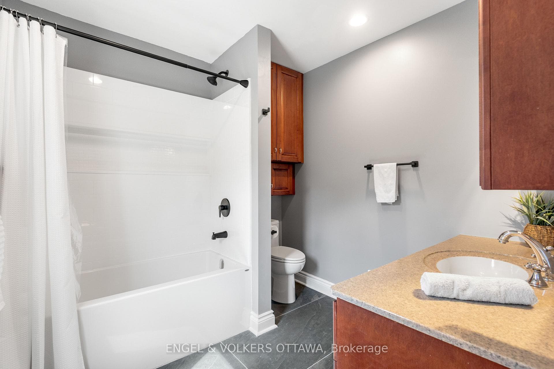 112 Springfield Road photo 37