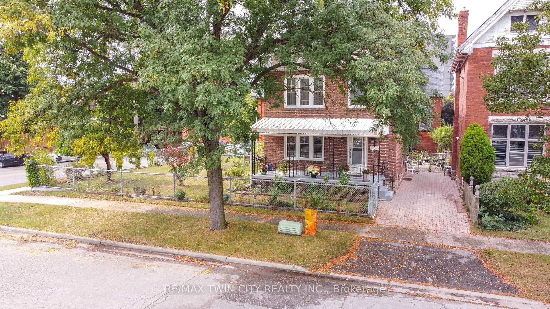 120 Alfred Street photo 37