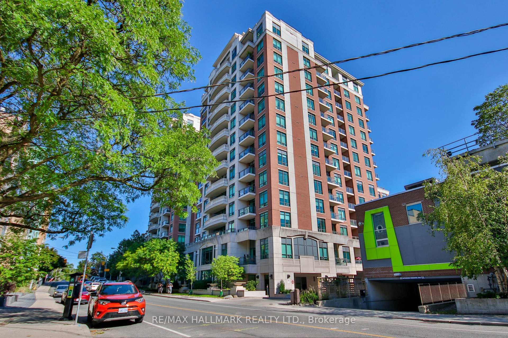 319 Merton Street Unit 704 photo 1
