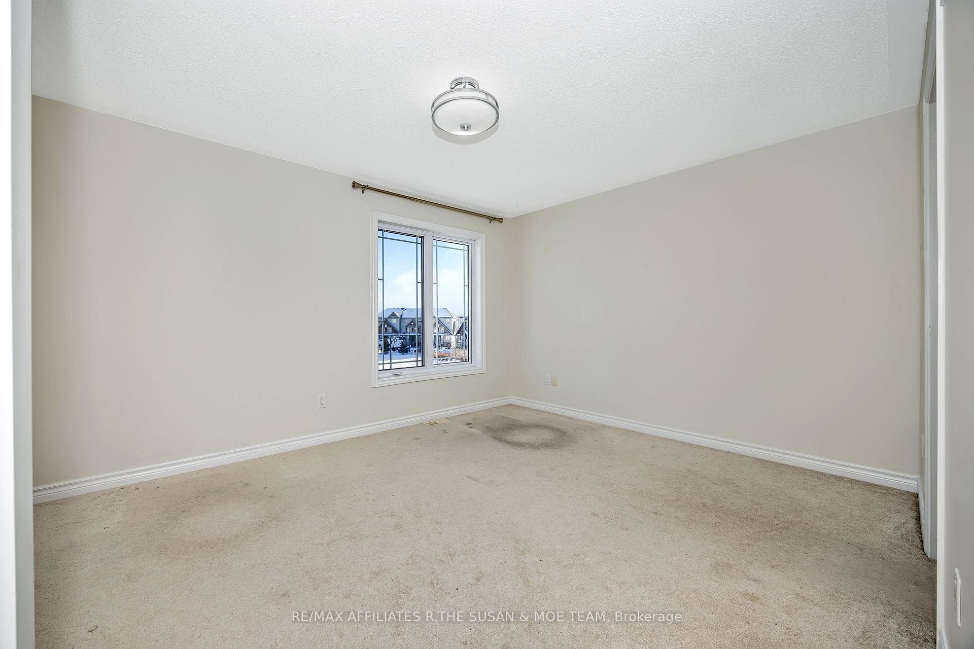 753 Lakeridge Drive photo 28