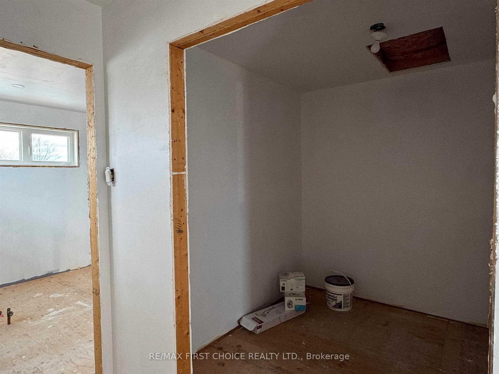 125 Walsh Street photo 26