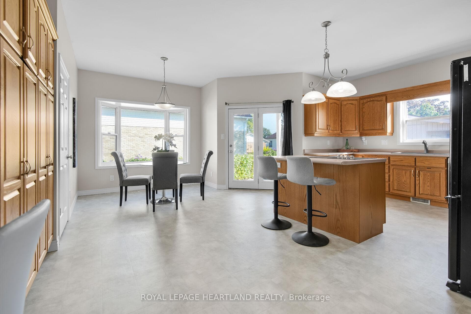 532 Carling Street photo 16