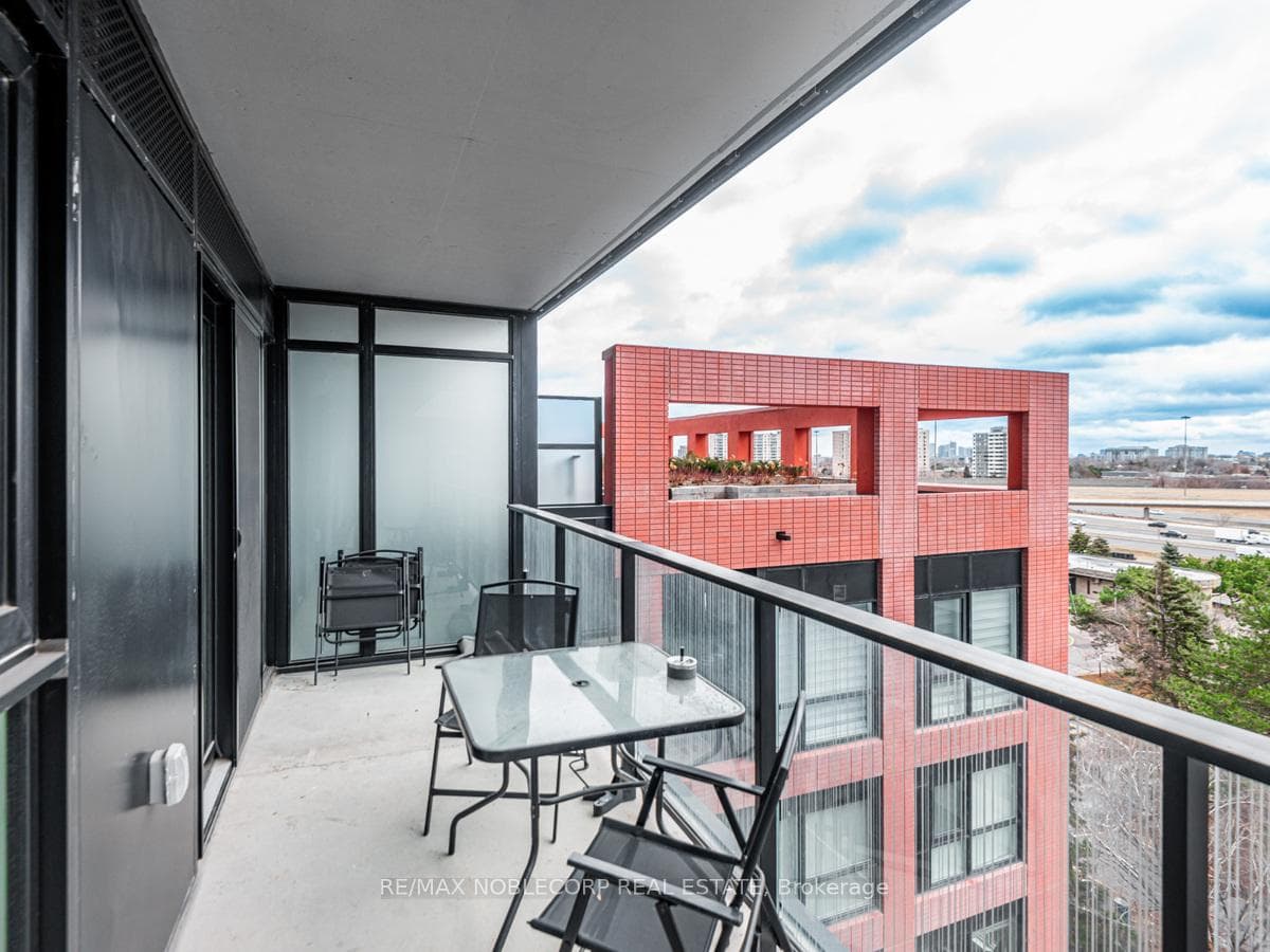 8 Tippett Road Unit 707 photo 24
