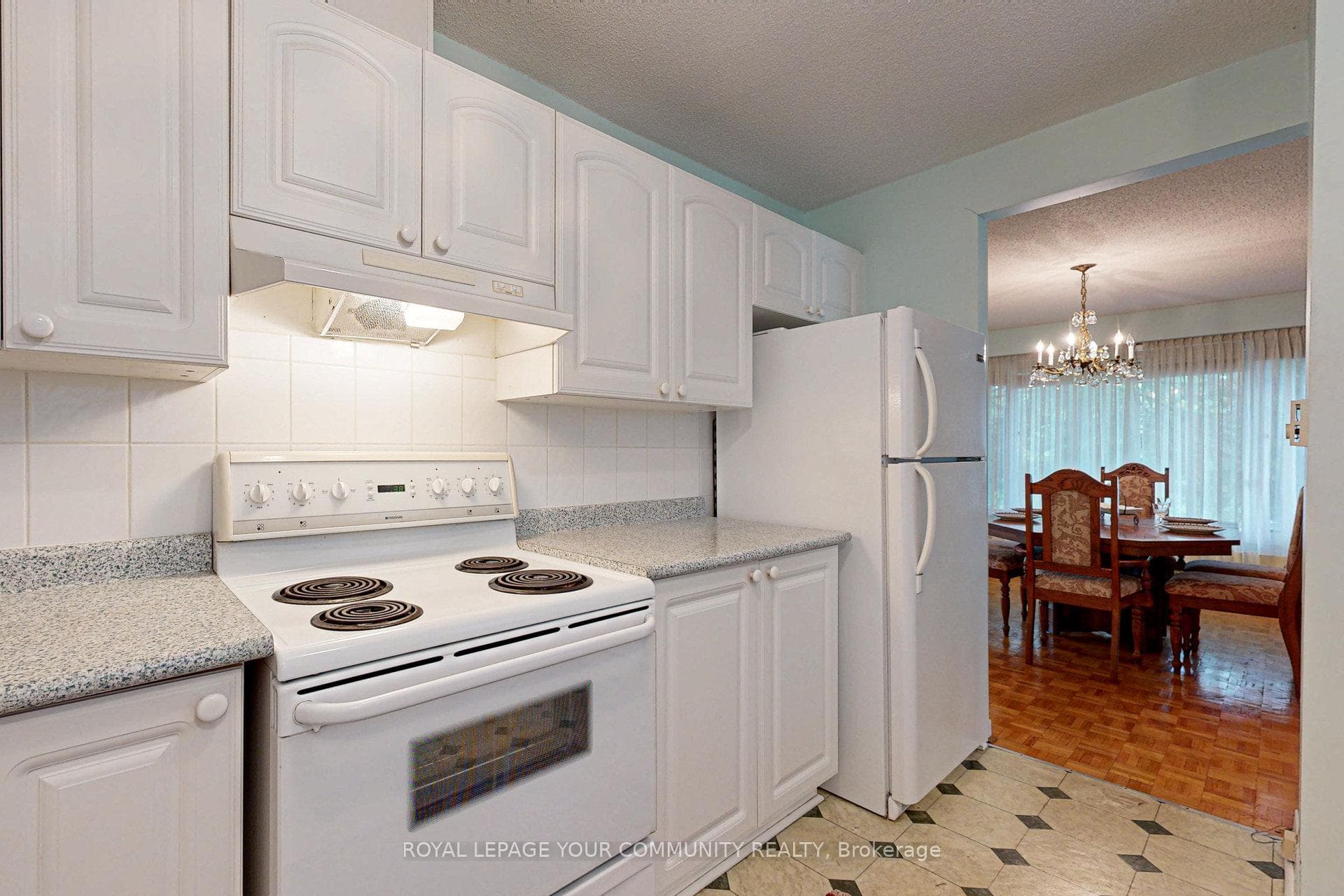 196 Pleasant Boulevard photo 11