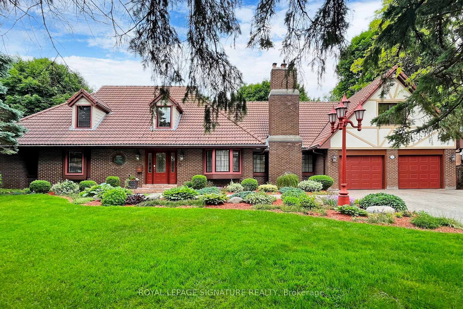 10 Silversand Place photo 2