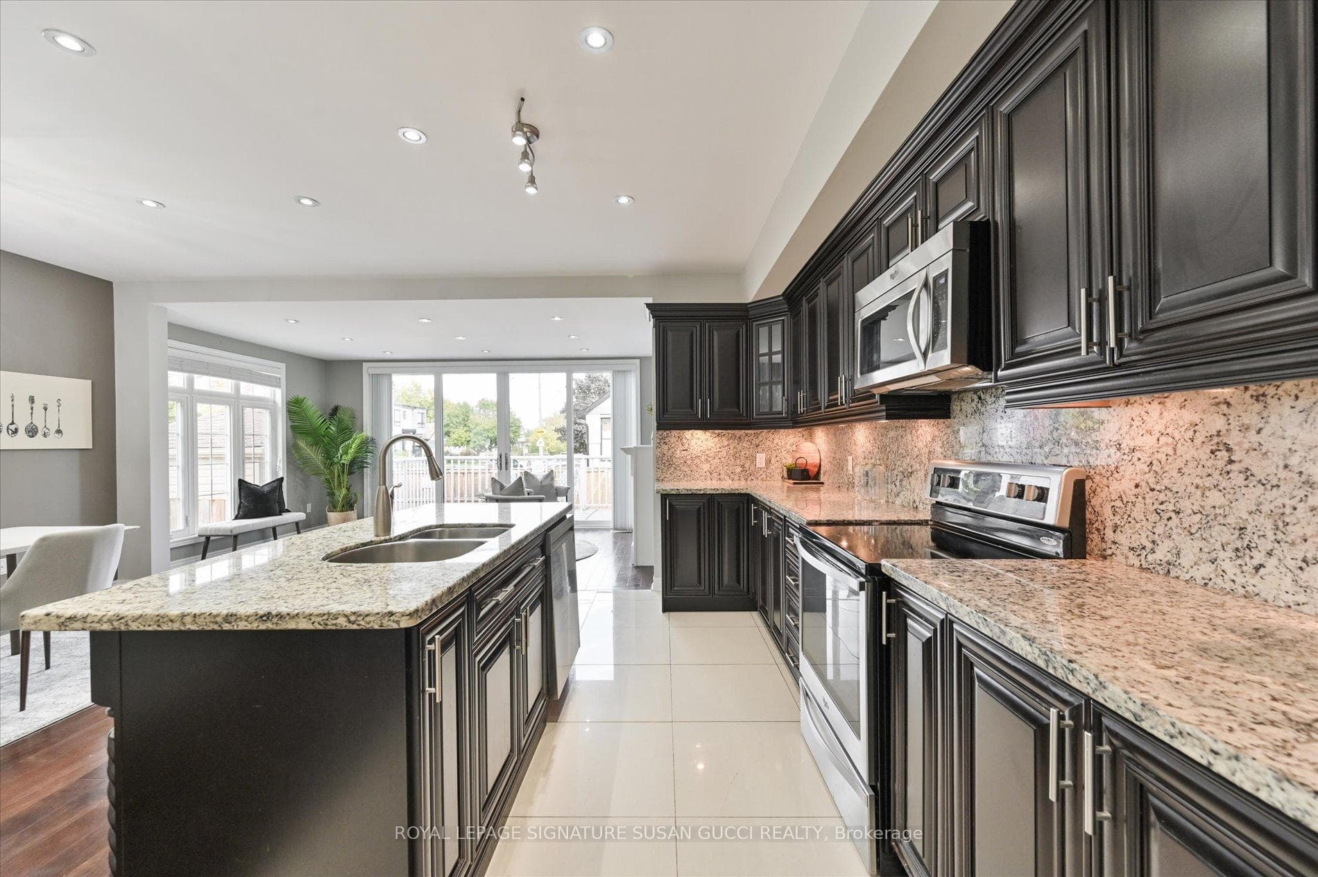 1425 Woodbine Avenue photo 7