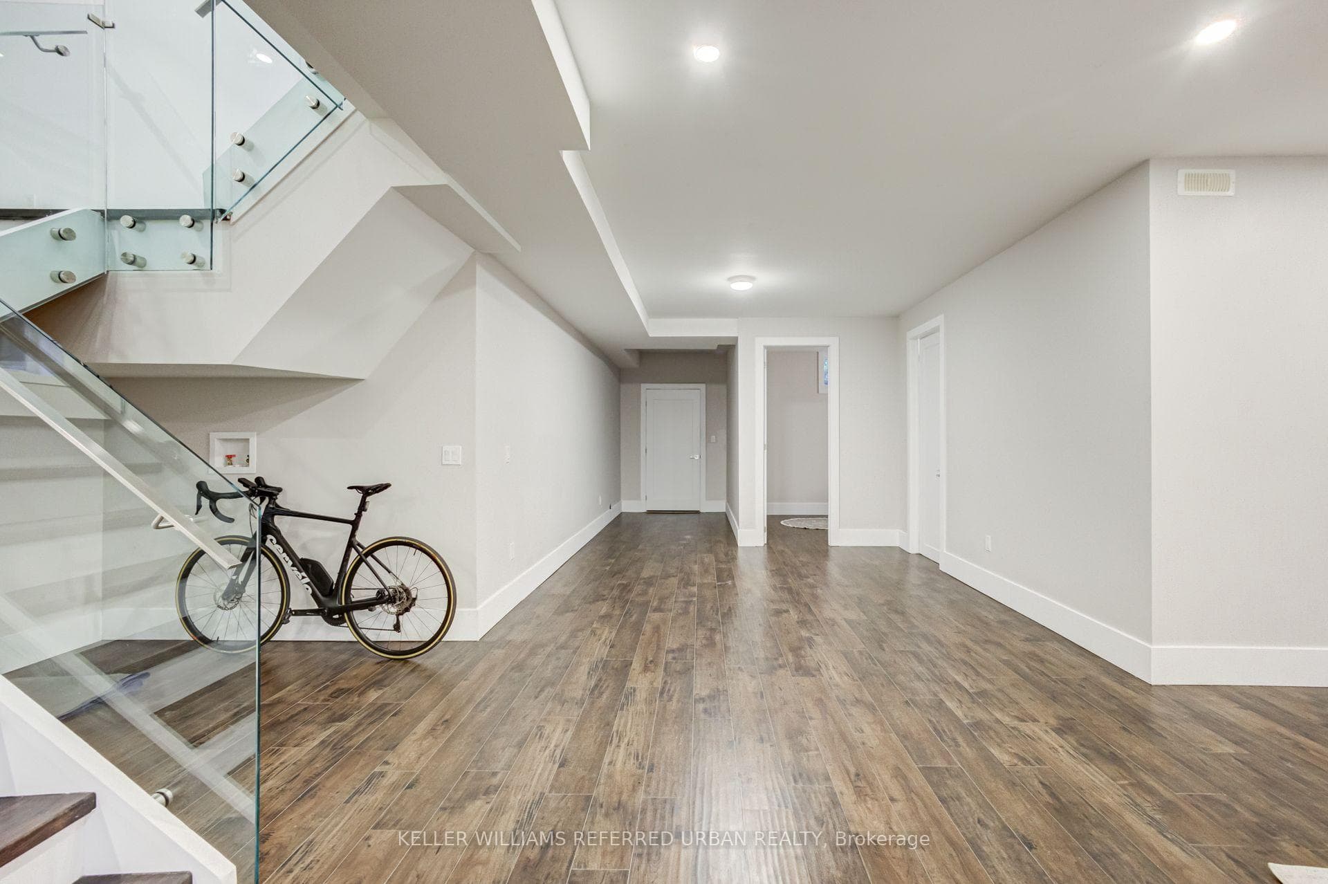 57 Ambleside Avenue photo 44