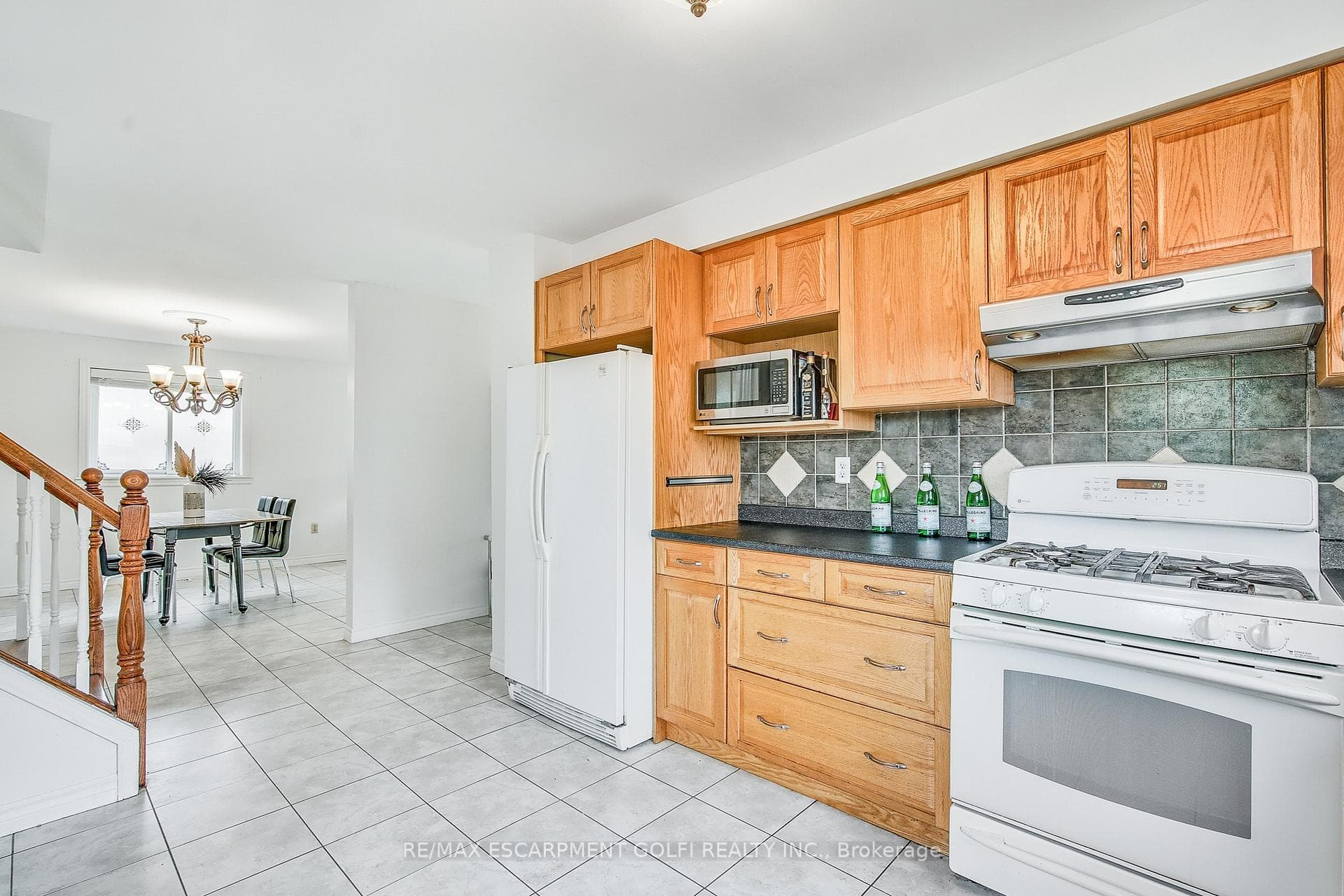9 Valanna Court photo 13