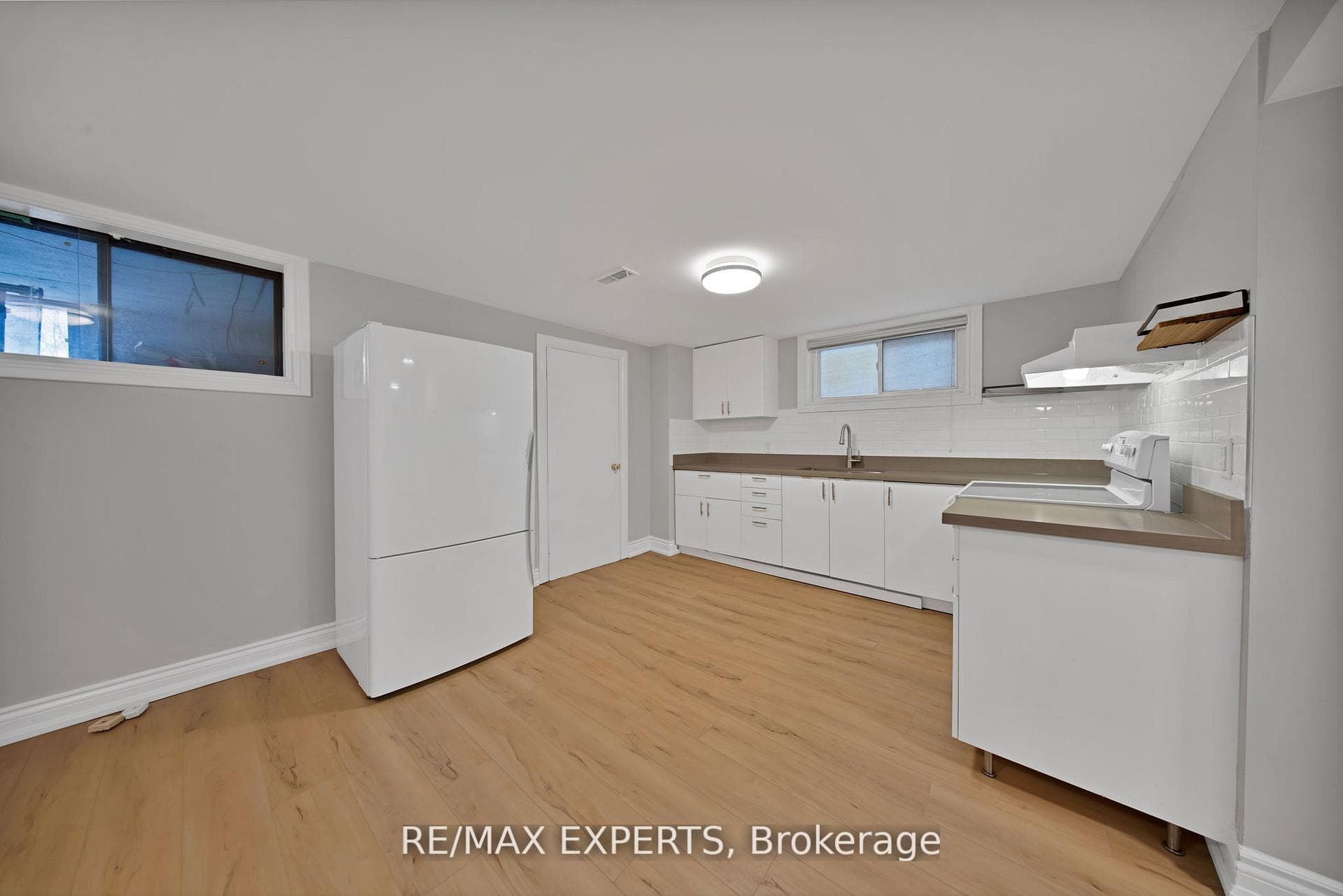 934 Beechwood Avenue Unit Lower photo 5