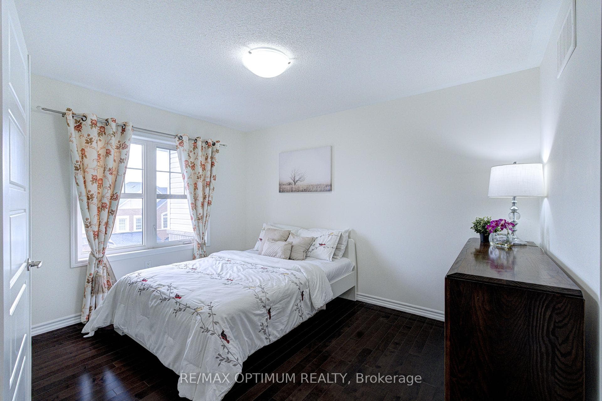 583 Laking Terrace photo 23