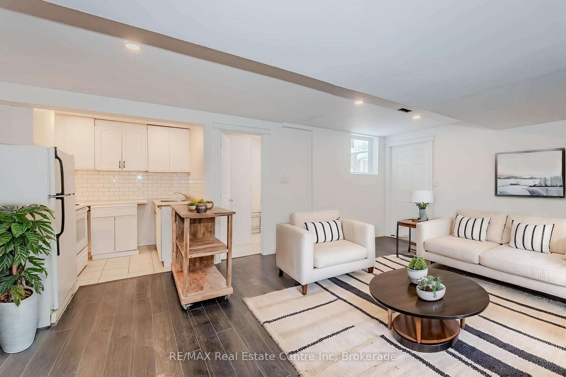 124 Downey Road photo 3