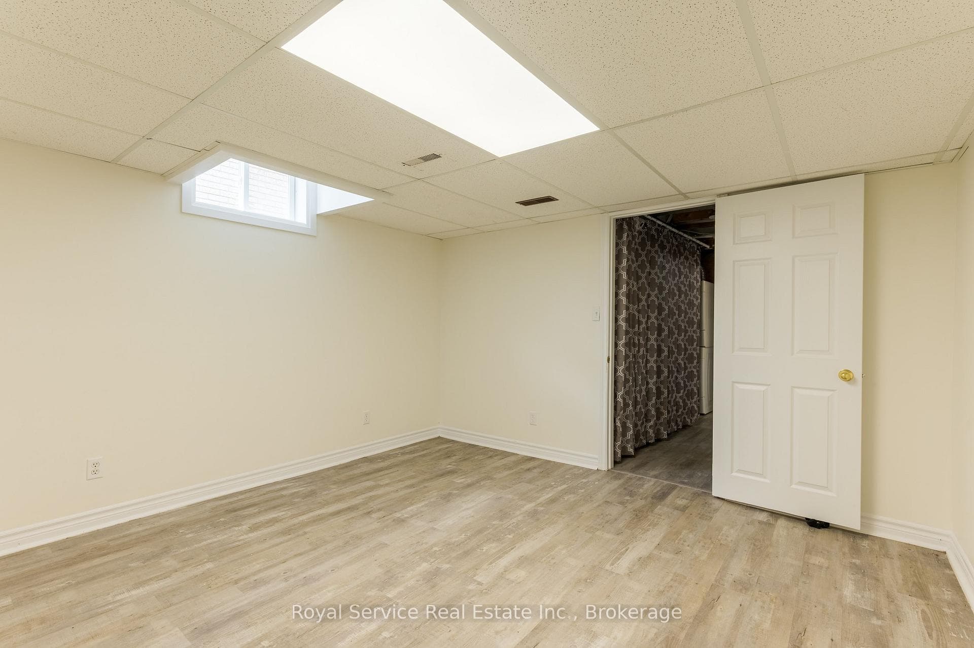 228 Towerhill Road photo 32