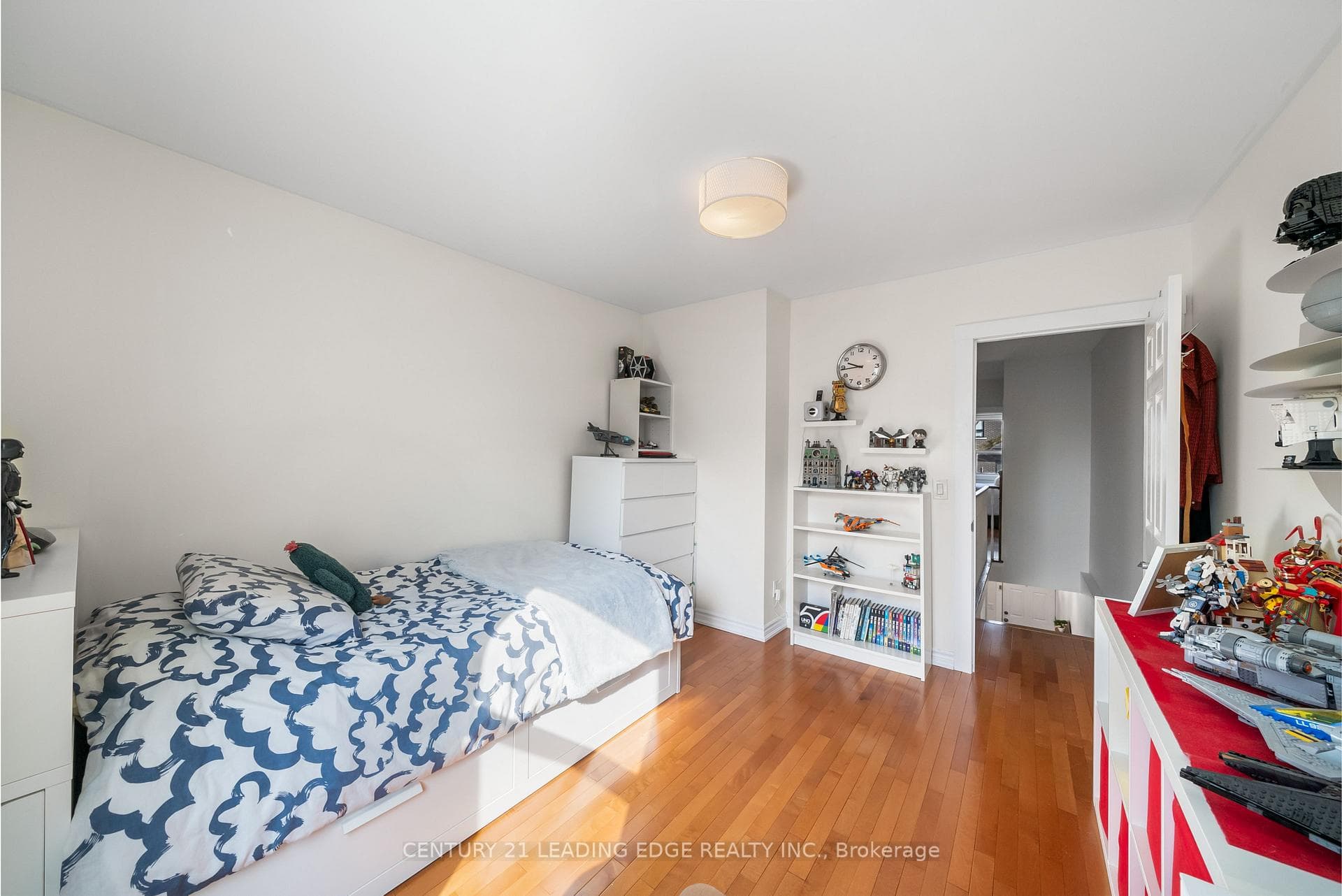 196 Woodmount Avenue photo 20