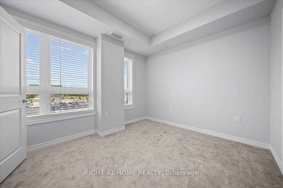 1350 HEMLOCK Road Unit 306 photo 9