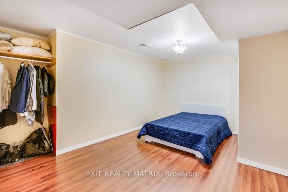 140 PENDLETON Street photo 19