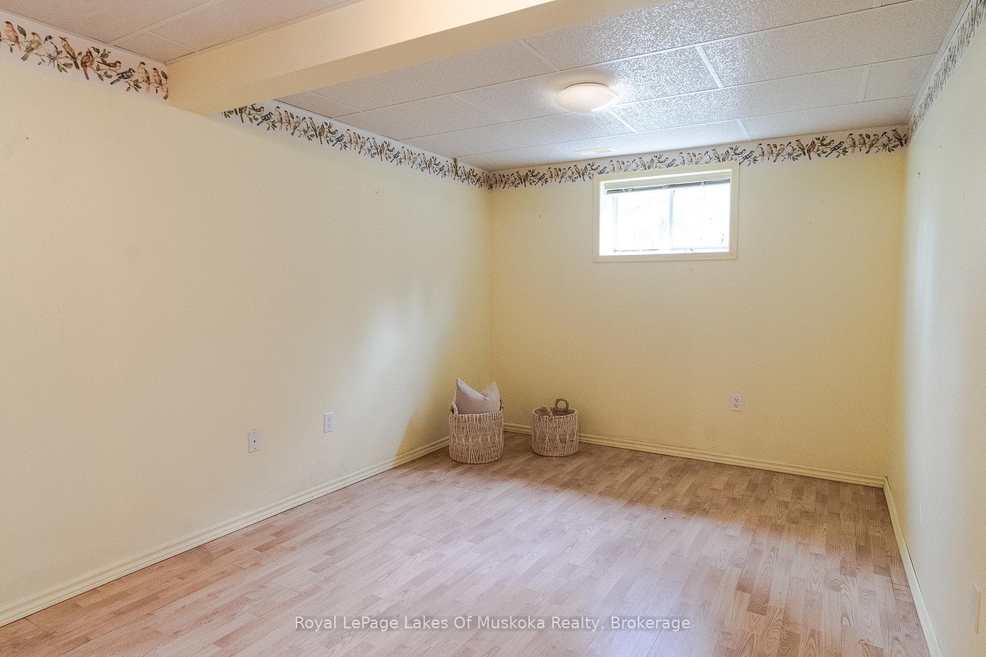 19 Glencairn Crescent photo 31
