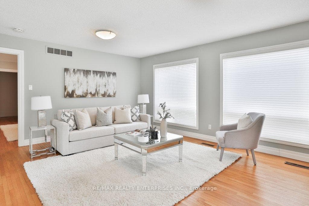35 Hollyrood Heights Drive photo 18