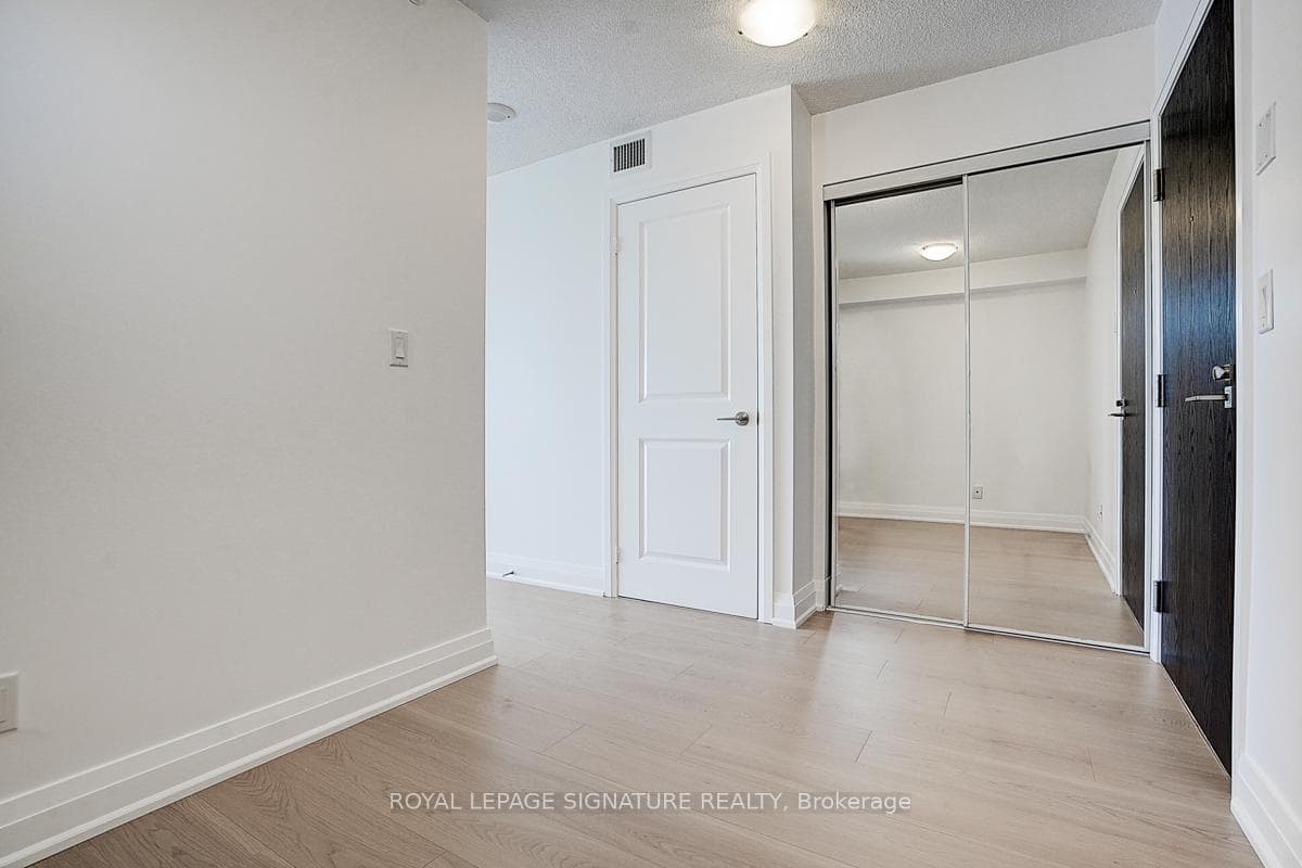 3520 Danforth Avenue Unit 308 photo 8