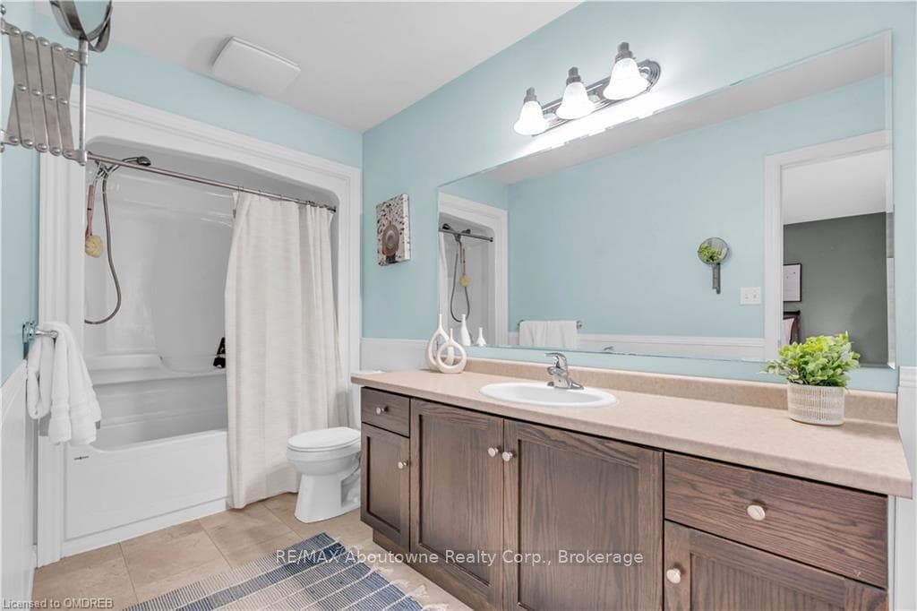primary bedroom ensuite