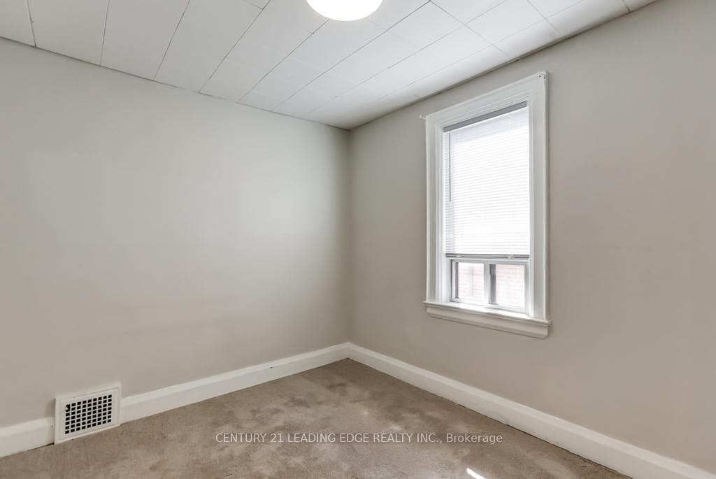 26 Grandville Avenue photo 18
