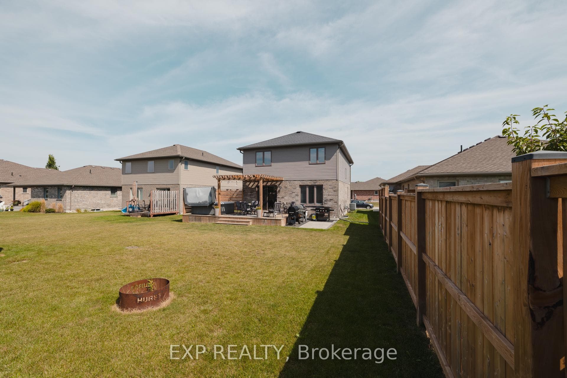 320 Hutton Street photo 29