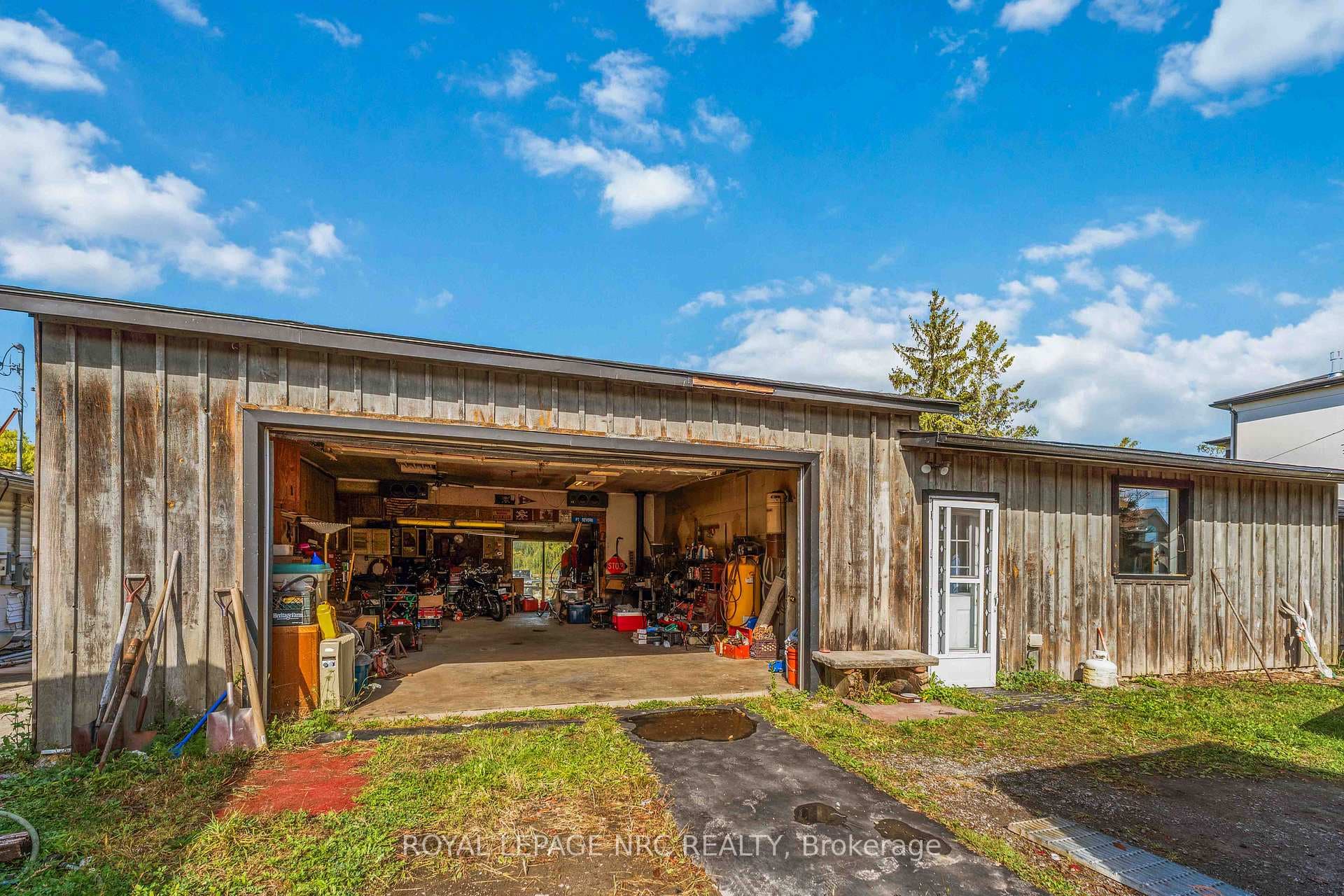 Now that is a deep garage.