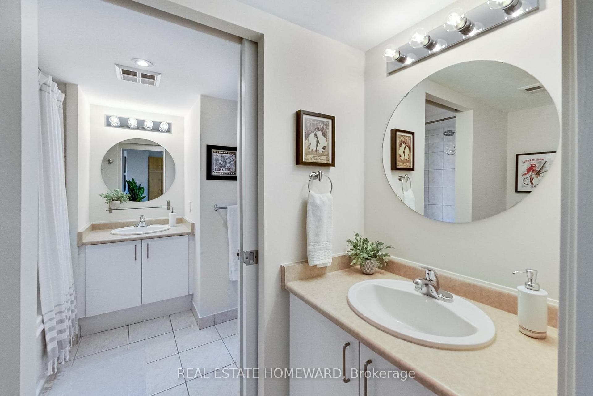 550 Queens Quay Unit 201 photo 24
