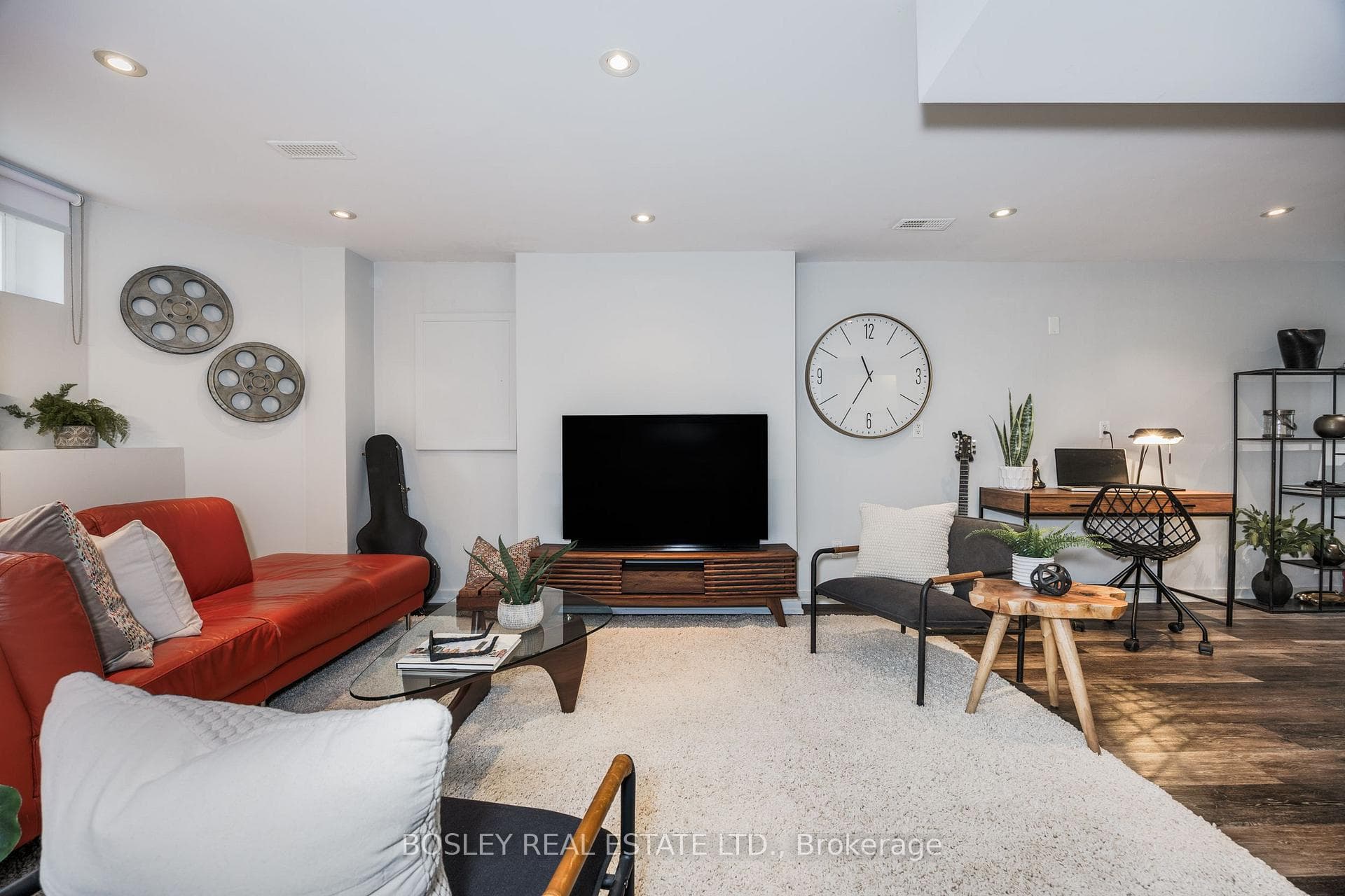 Family Rec Room & Ideal Space To Work From Home