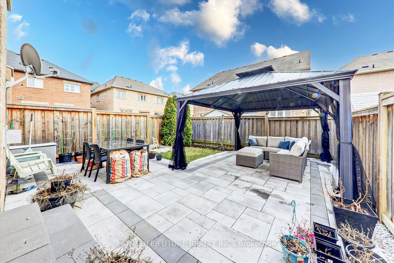 56 Stargazer Crescent photo 34