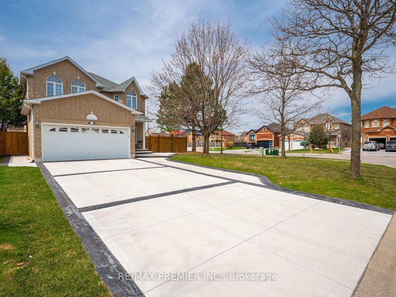 267 Caproni Drive photo 3