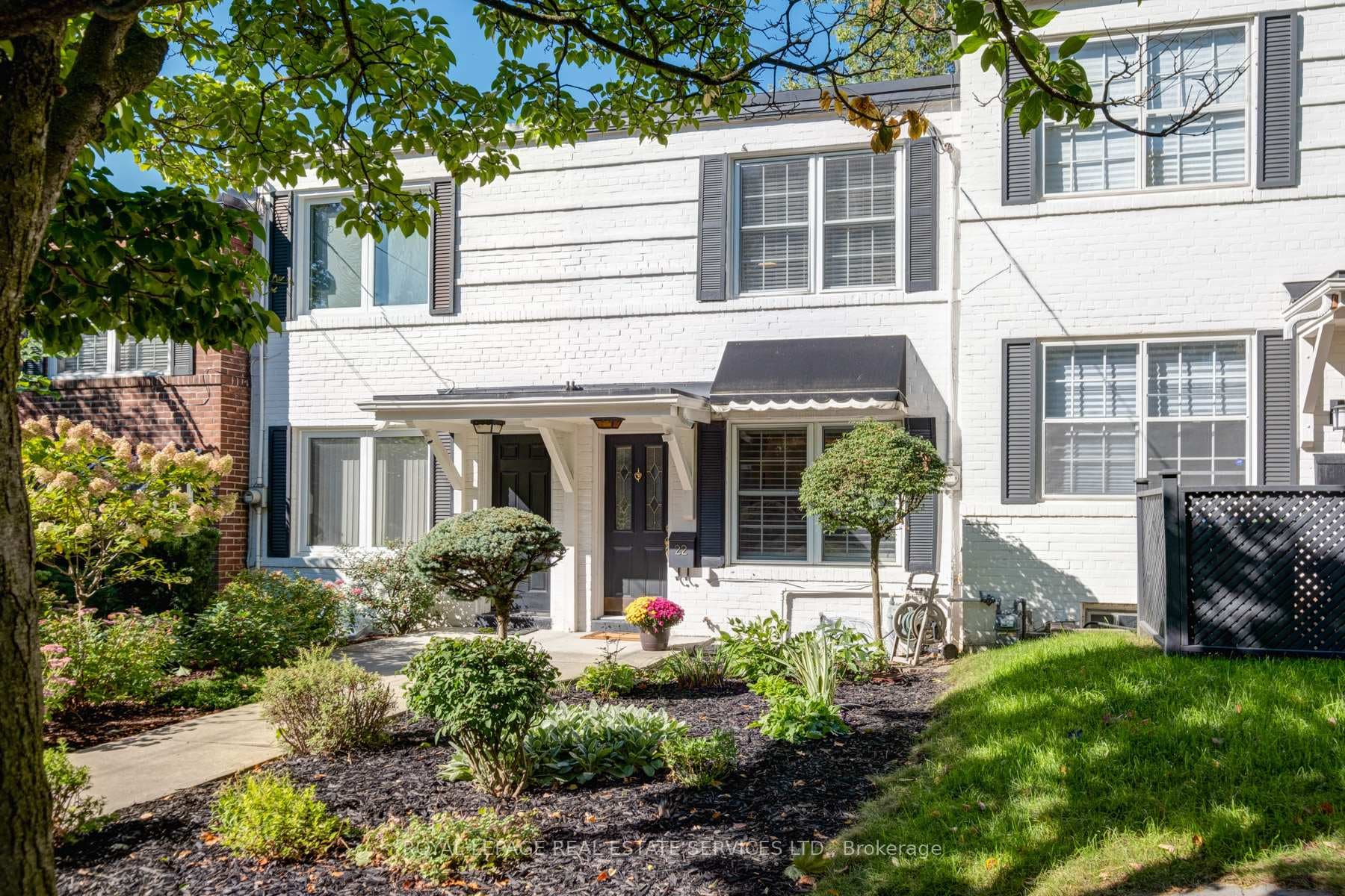 22 Rowley Avenue photo 1