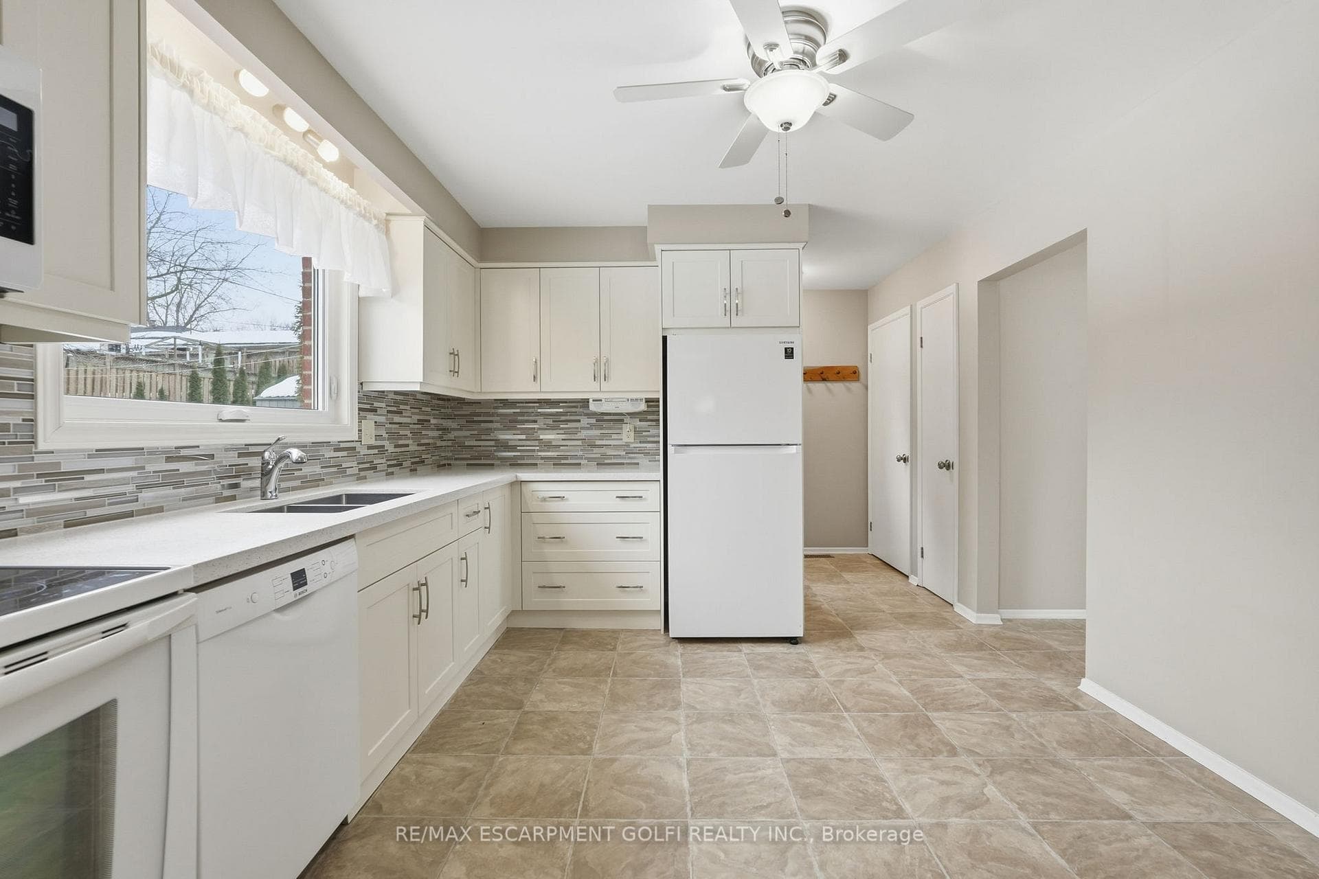 8 Sanctuary Drive photo 7