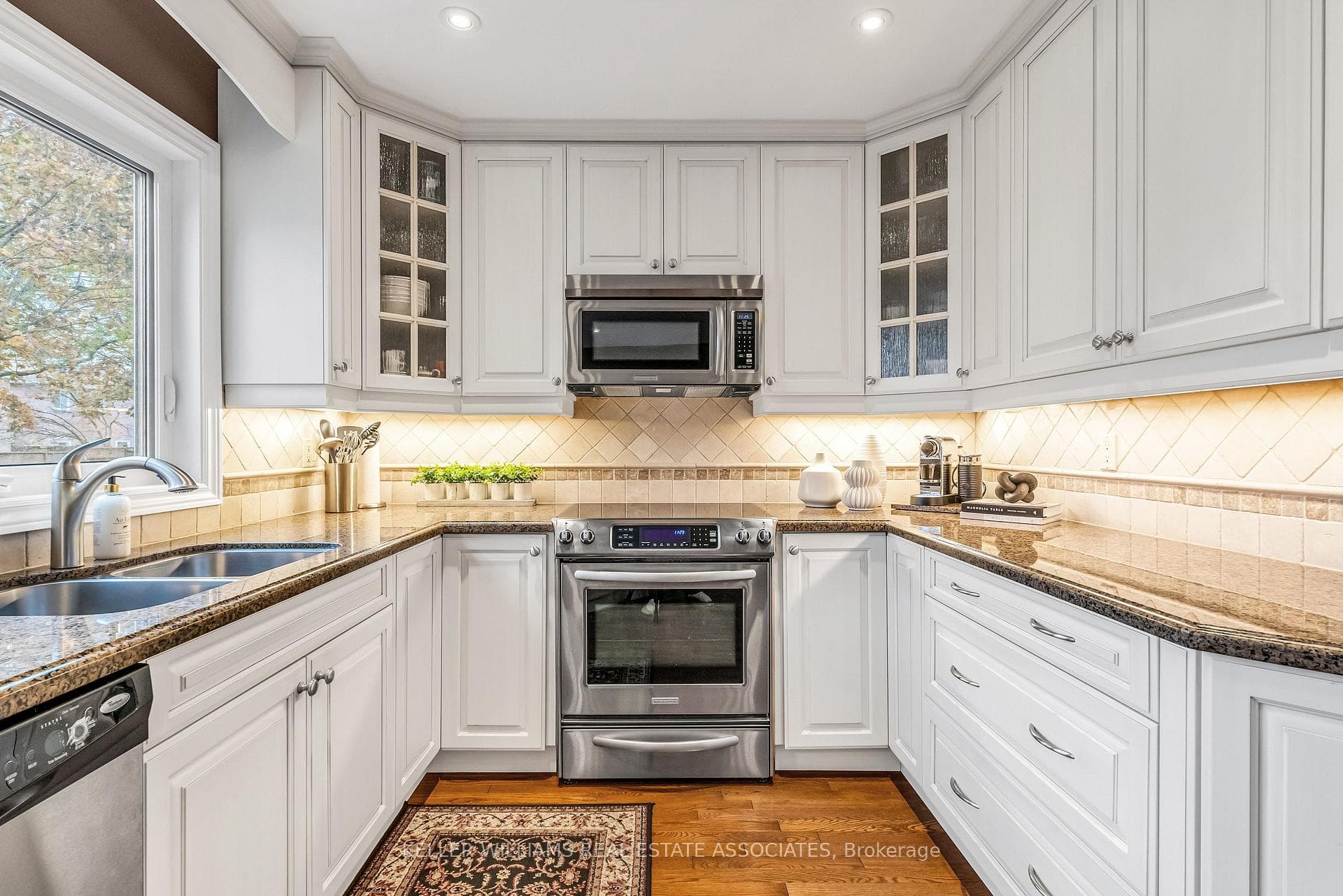 1601 Wintergrove Gardens photo 13