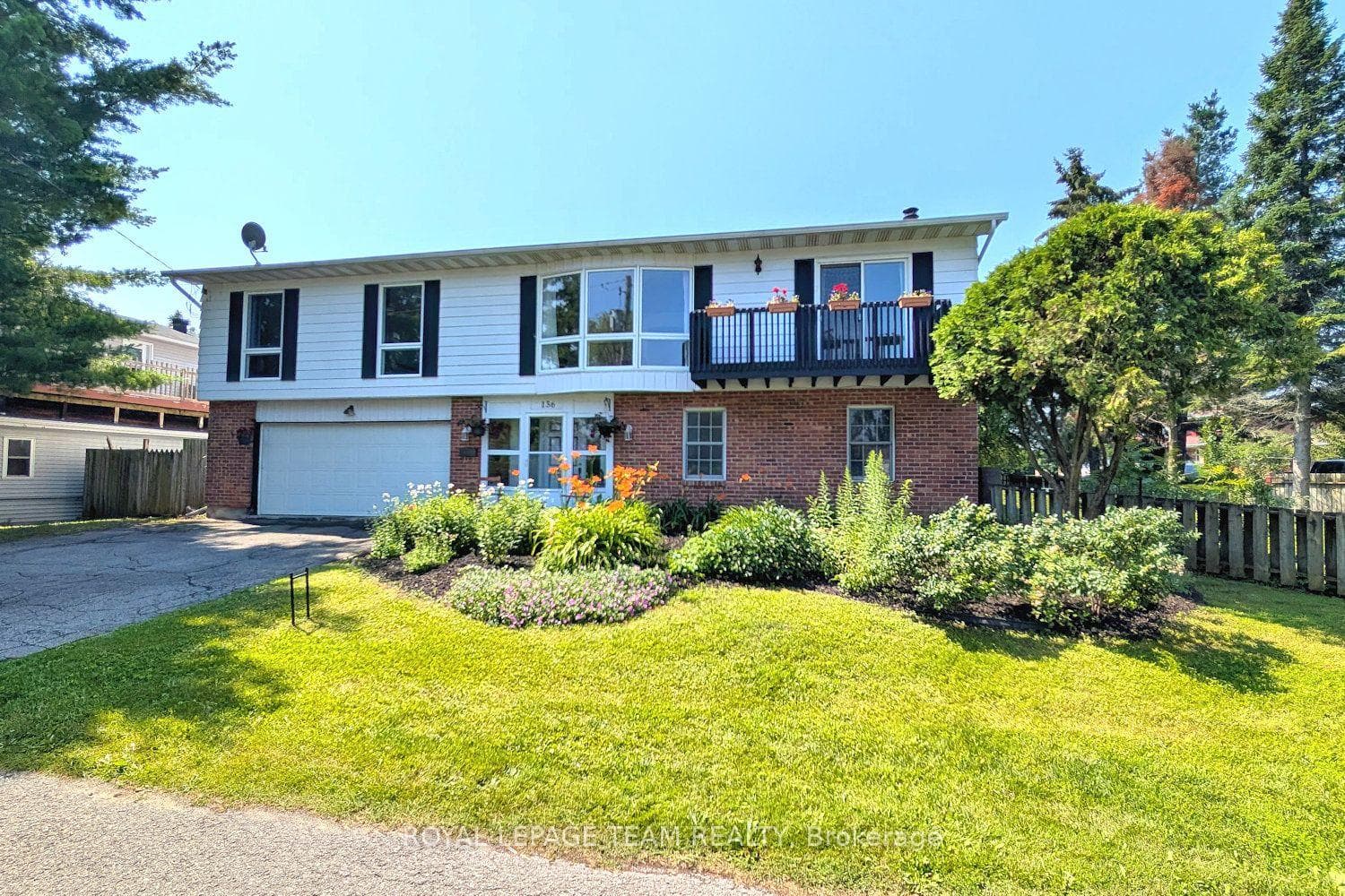 136 James Cummings Avenue photo 1
