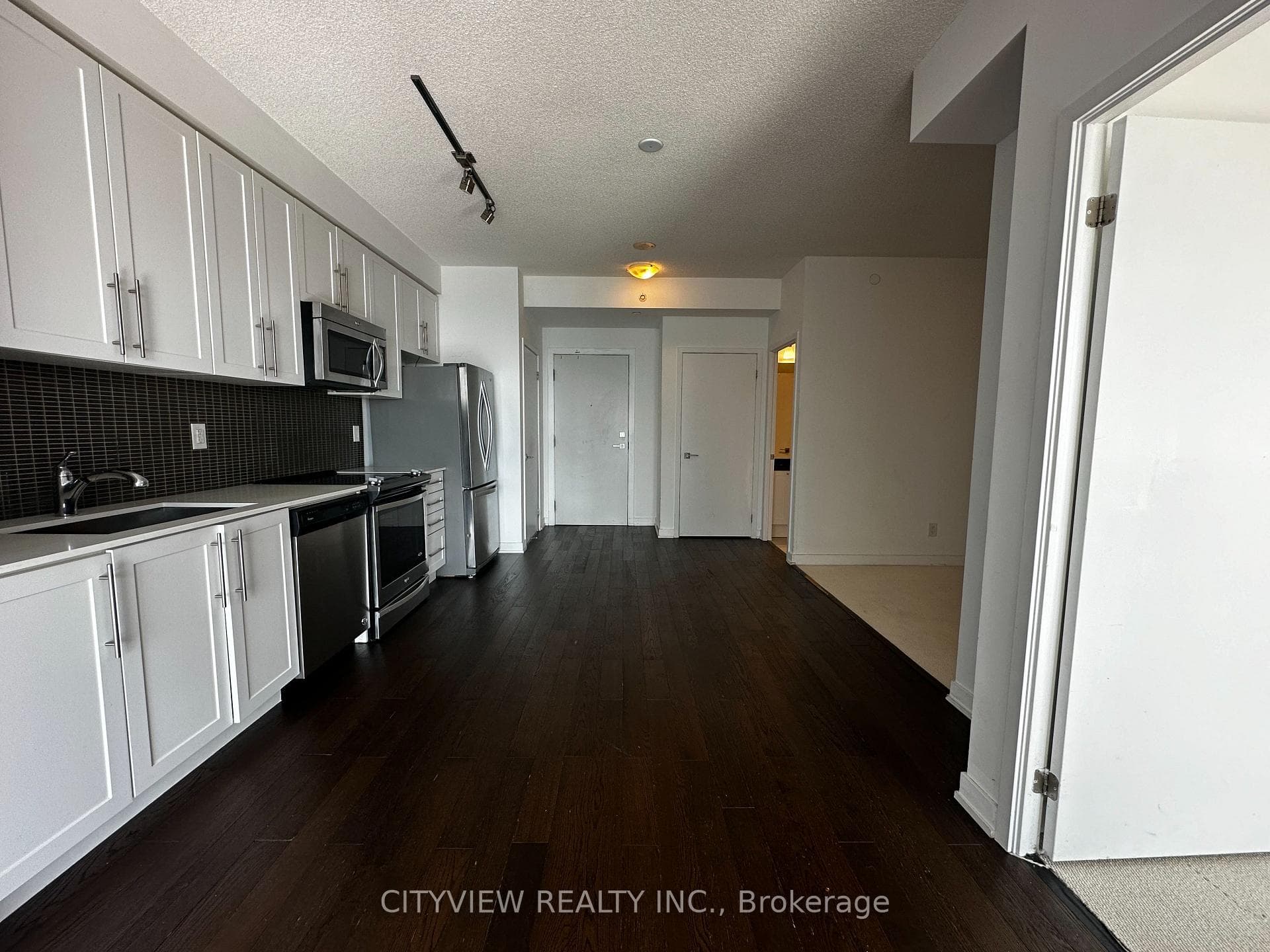 510 curran Place Unit 2401 photo 9