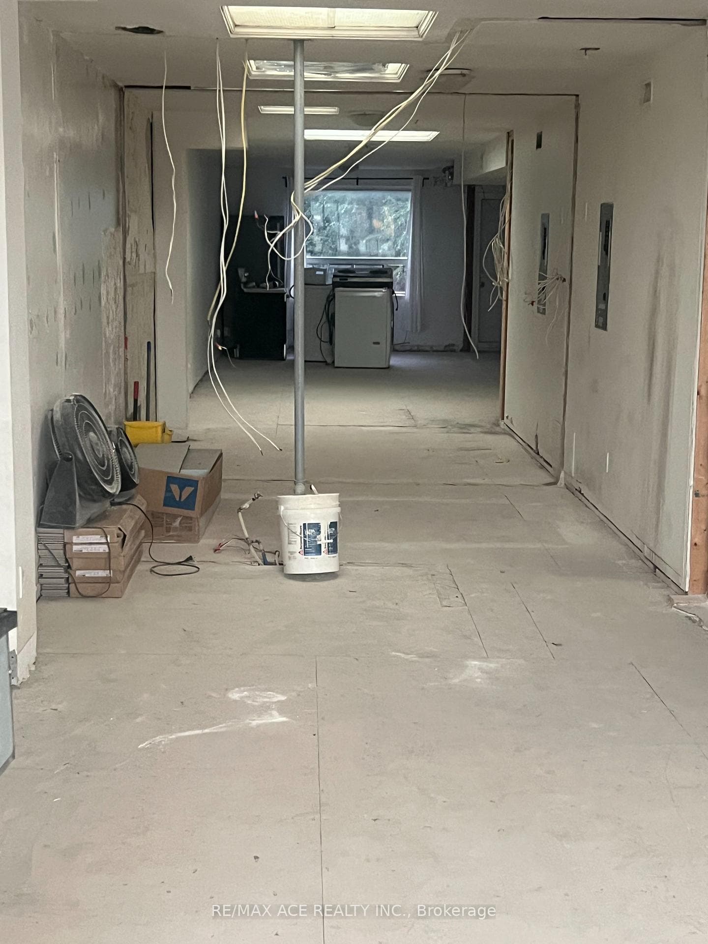 2621 Eglinton Avenue Unit Upper Unit photo 3