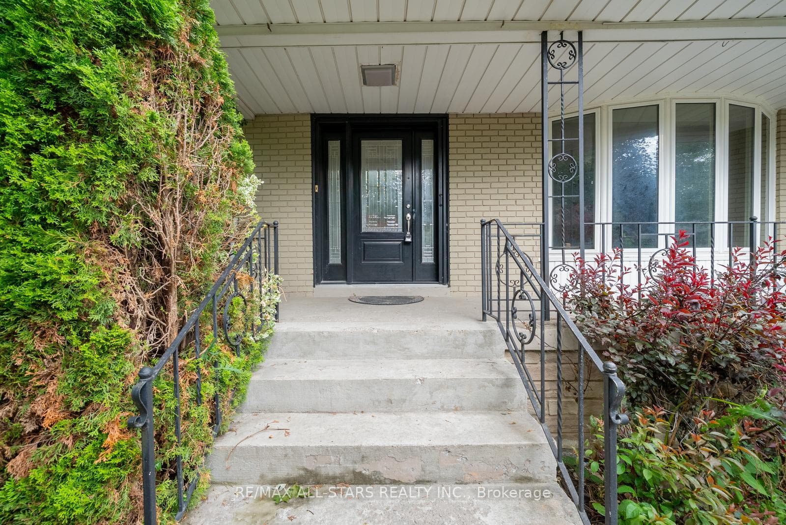 111 Manitoba Street photo 9