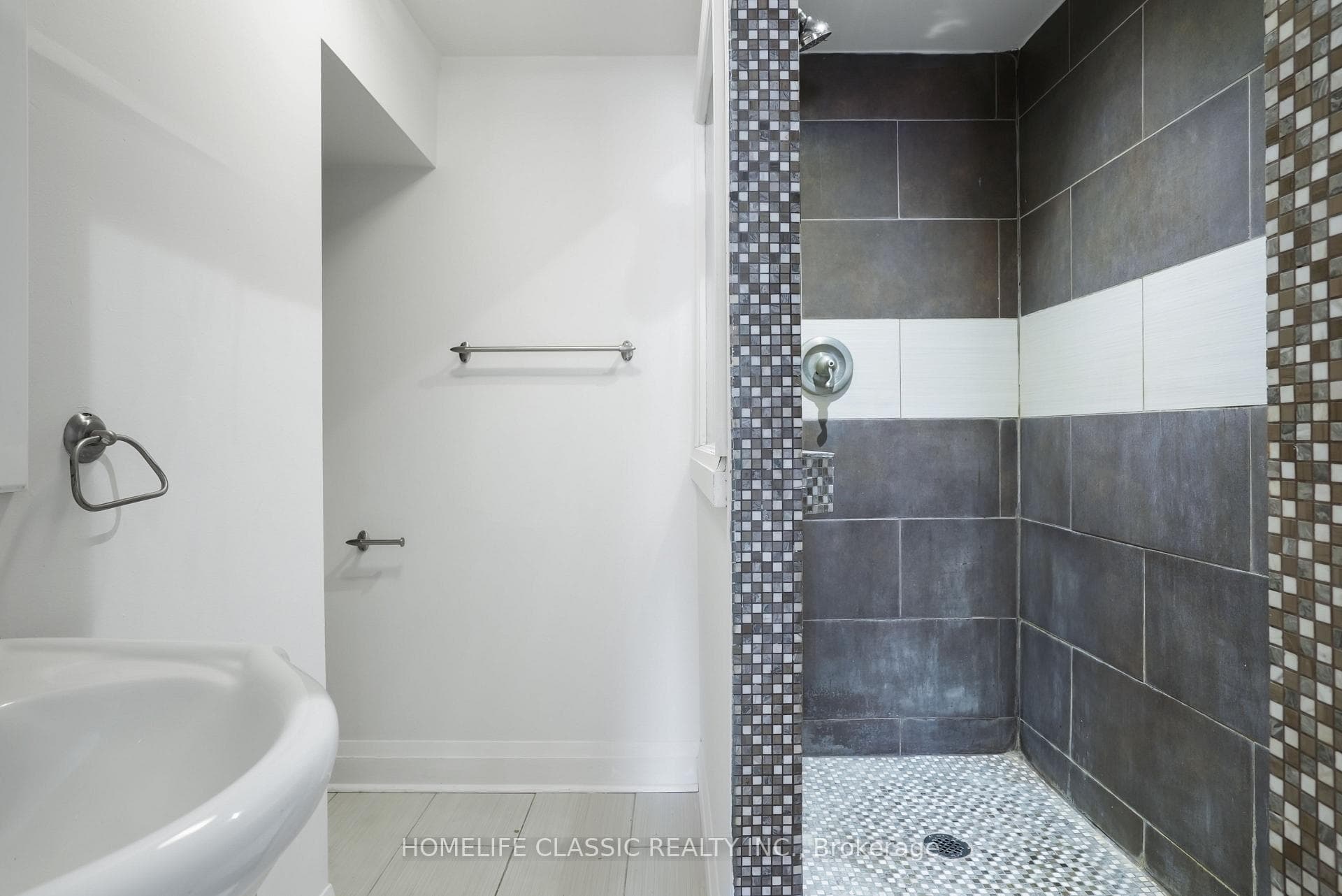 172 Collier Street photo 36