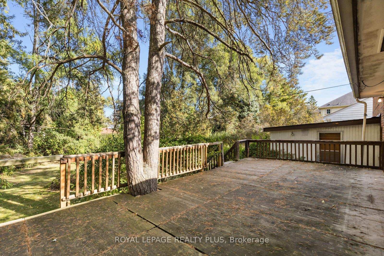 2113 Stonehouse Crescent photo 24