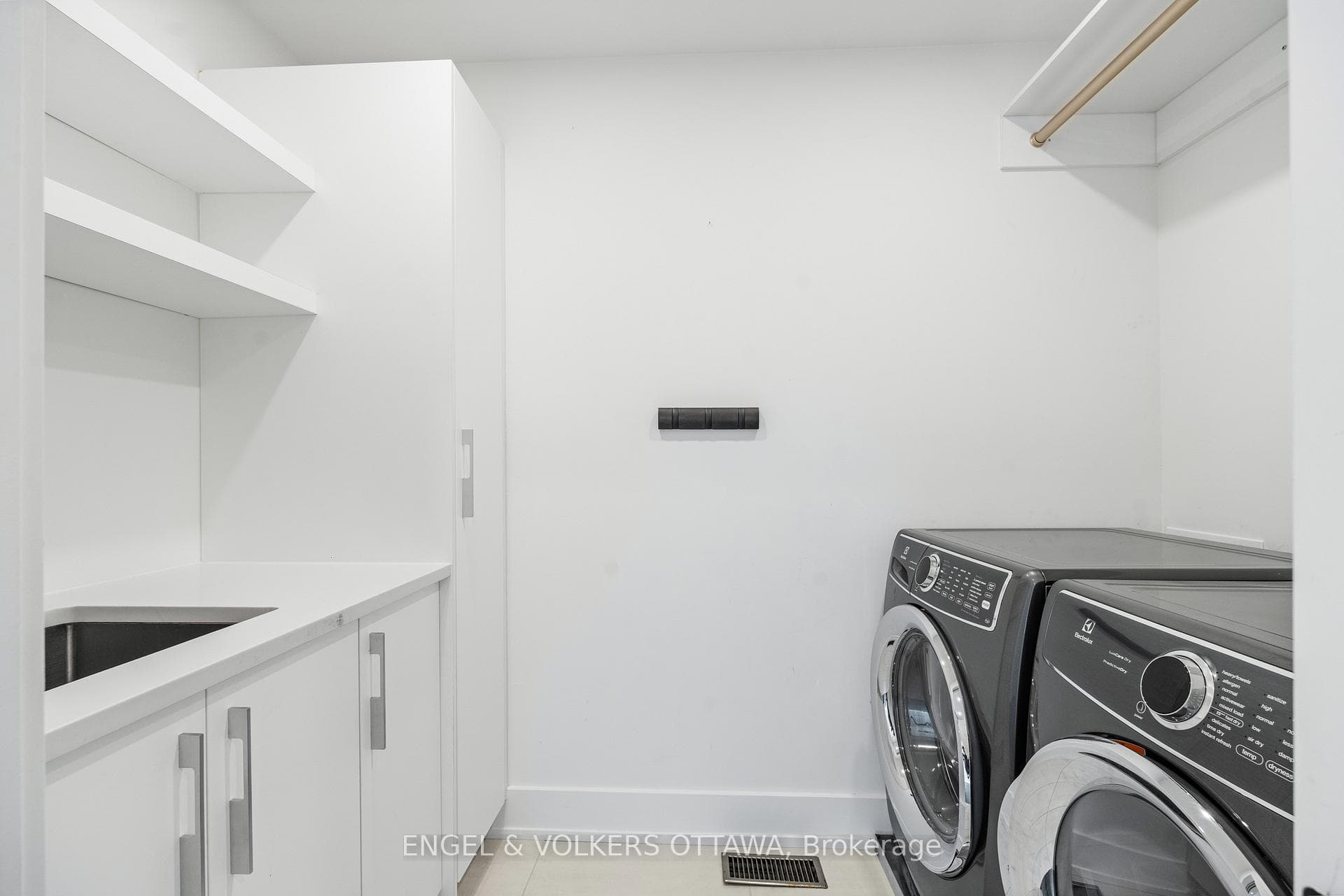2154 Rice Avenue photo 13