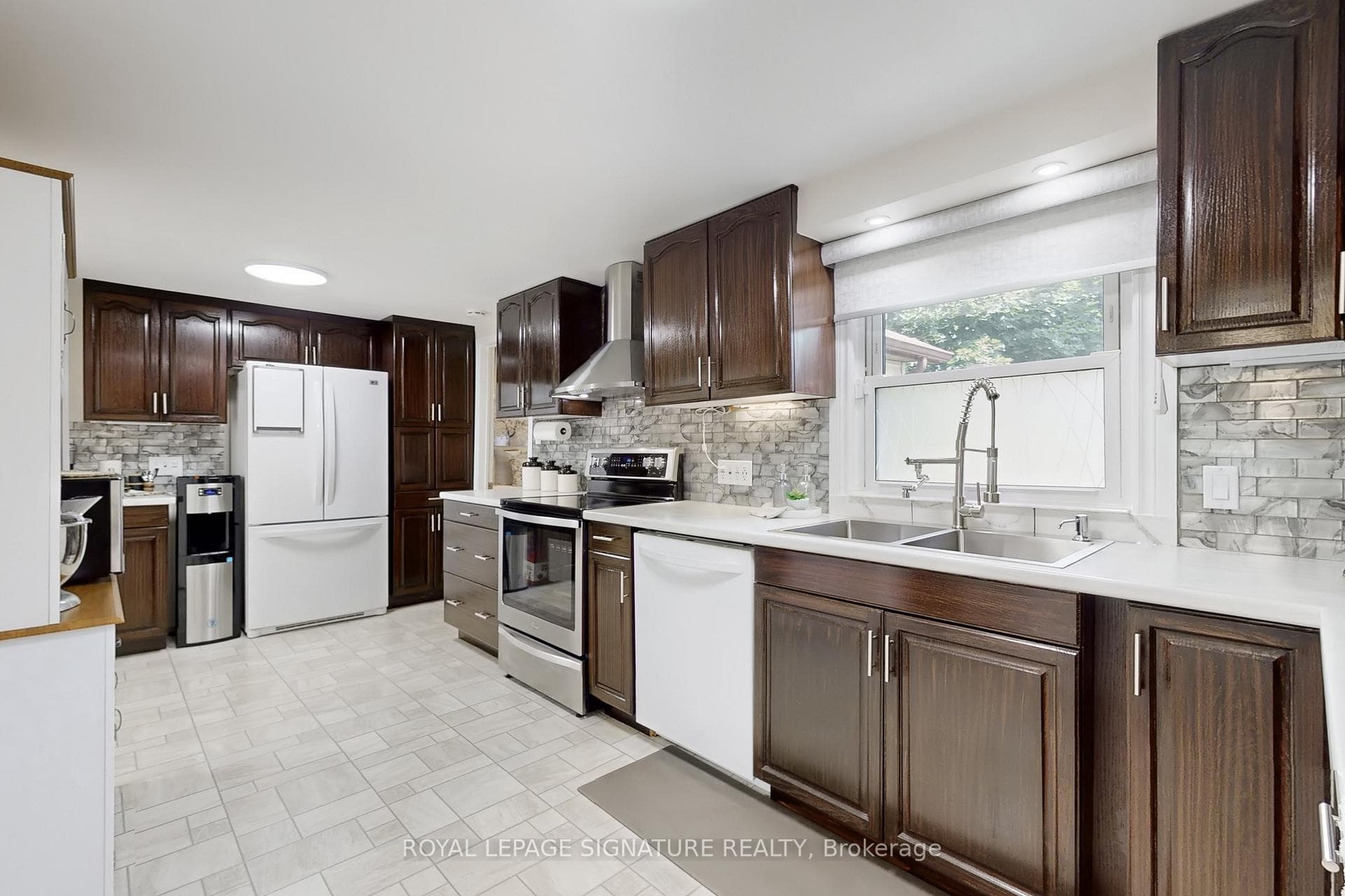 Pantry, Double Sink & Remote Blind